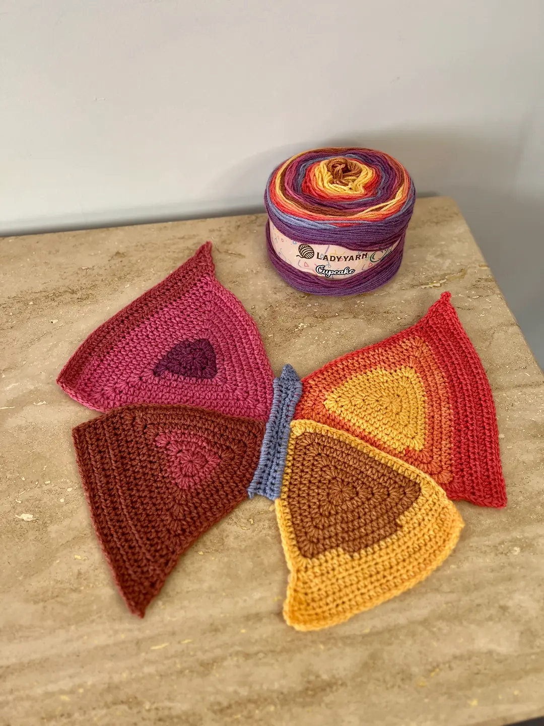 Lady Yarn Cupcake. - Image 3